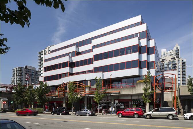 132 West Esplanade