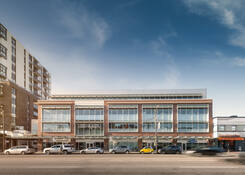 
                                	        Robert & Lily Lee Family Community Health Centre
                                    